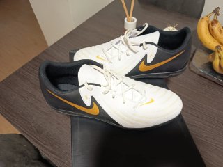Zapatillas Nike Beige y Negro