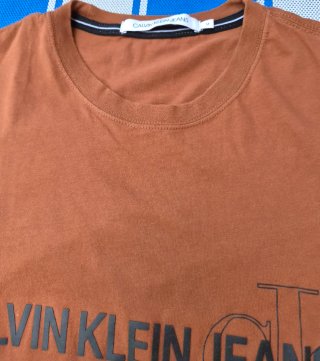 T-shirt Calvin Klein Jeans arancione M