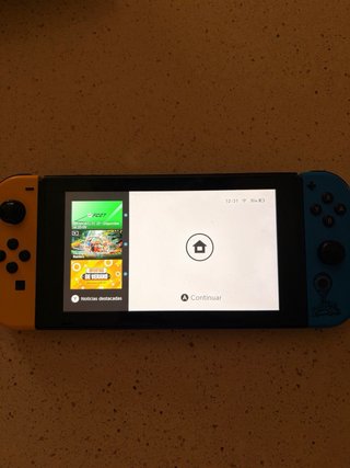 Nintendo Switch + Controller Pro + 3 Giochi