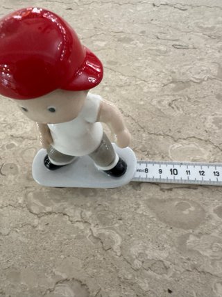 Bimbo con skateboard in ceramica