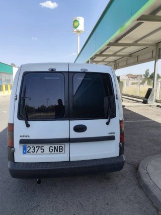 Opel Combo 1.3 cdti 75 carga , pasajeros , acampar