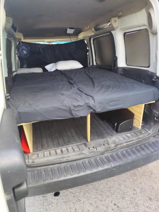 Opel Combo 1.3 cdti 75 carga , pasajeros , acampar