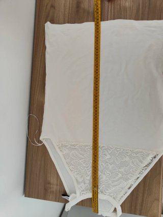 Top donna con pizzo bianco