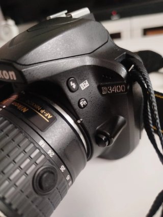 Cámara Nikon D3400 + 2 objetivos
