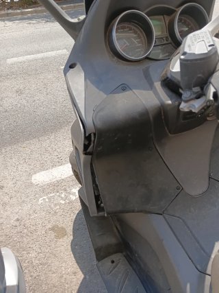 Maxi Scooter Negra y Gris