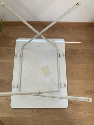 Mesa plegable blanca de plástico