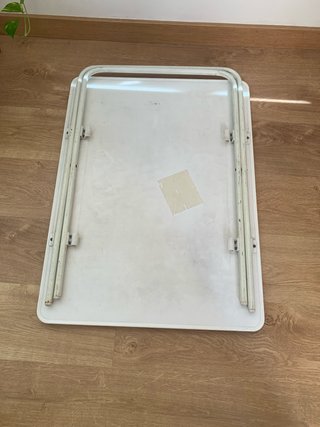 Mesa plegable blanca de plástico