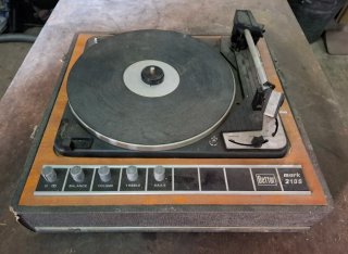 Tocadiscos Bettor Mark 210S