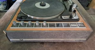 Tocadiscos Bettor Mark 210S