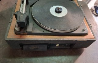 Tocadiscos Bettor Mark 210S