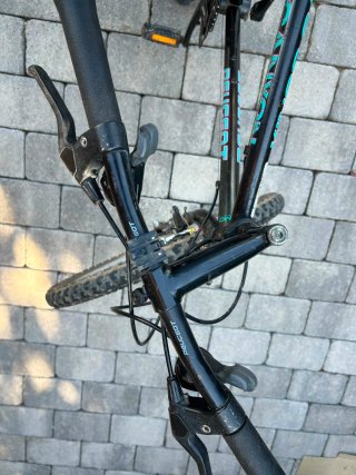 Bicicleta Peugeot 300 Kings Canyon Negra