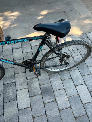 Bicicleta Peugeot 300 Kings Canyon Negra