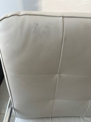 Sillón oficina blanco y metal elegante