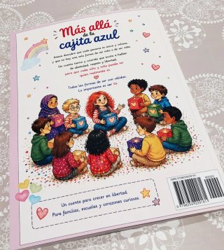Cuento Infantil "Más allá de la cajita azul"