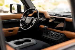 Land Rover Defender 2022