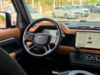 Land Rover Defender 2022