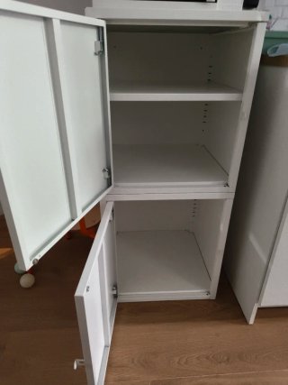 Mueble de metal gris Ikea
