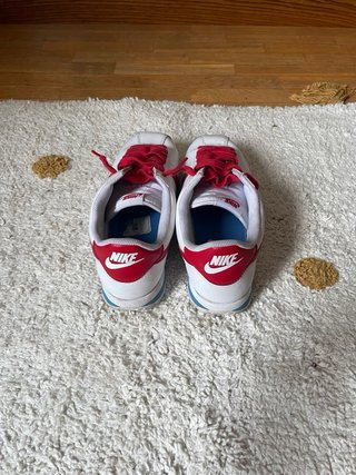 Zapatos Nike Cortez Blancos y Rojos