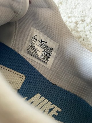 Zapatos Nike Cortez Blancos y Rojos