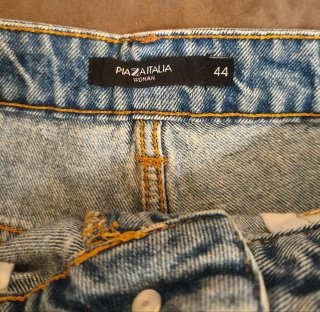 Pantaloncini jeans Piazza Italia strappati