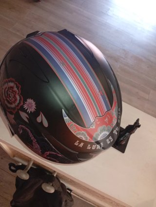 Casco Moto Scorpion Negro con Diseño