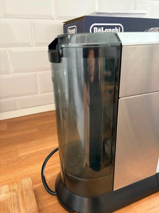 Cafetera DeLonghi Dedica Style + Caja