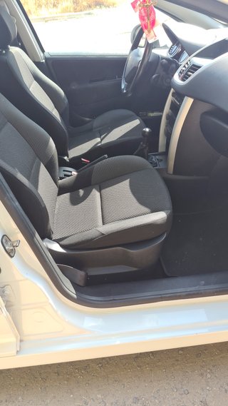 Peugeot 207 1.6 HDi 112 CV Active 5p – 156000 Km