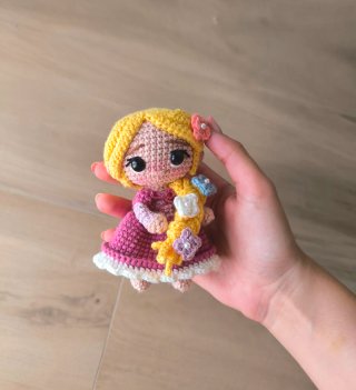 Muñeca crochet Rapunzel