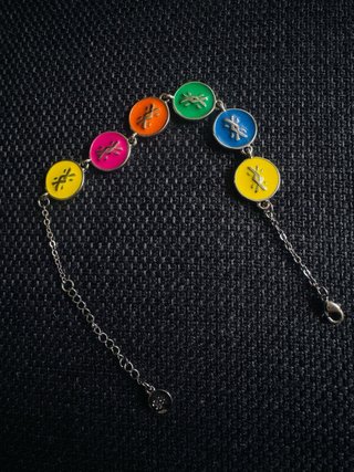 Pulsera Benetton esmaltada logo