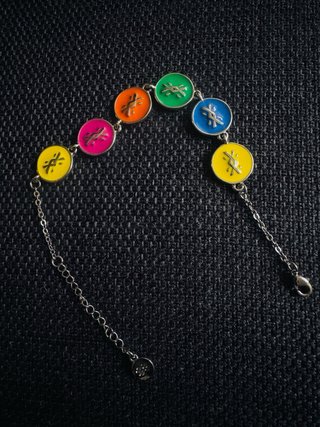 Pulsera Benetton esmaltada logo
