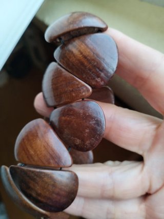 Pulseras estilo étnico:de madera y otra nacararada