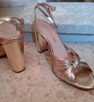 Sandalias Polin et Moi Tacon Fiesta Doradas