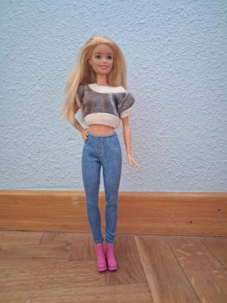 Barbie con caballo bailarín.