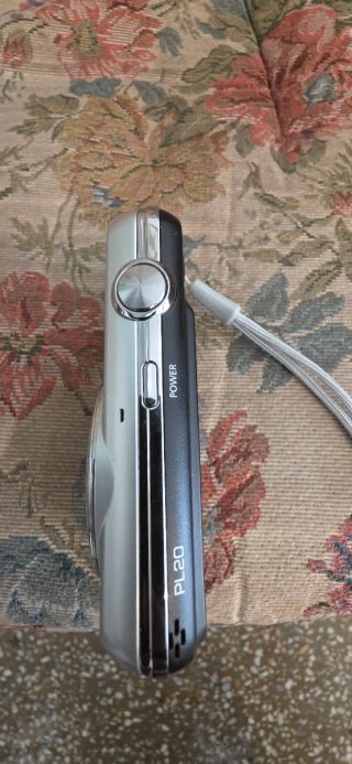Samsung PL20 Fotocamera Digitale Argento