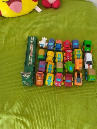 Lote de coches de juguete variados
