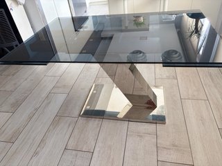 Tavolo da Pranzo in Cristallo e Acciaio Inox. Estensibile