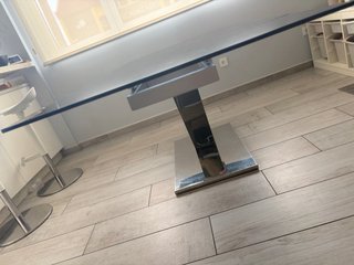 Tavolo da Pranzo in Cristallo e Acciaio Inox. Estensibile