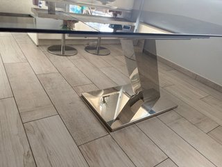 Tavolo da Pranzo in Cristallo e Acciaio Inox. Estensibile