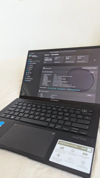 Portátil ASUS Zenbook 14 OLED in ottime condizioni