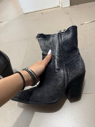 Botines vaqueros grises con cremallera
