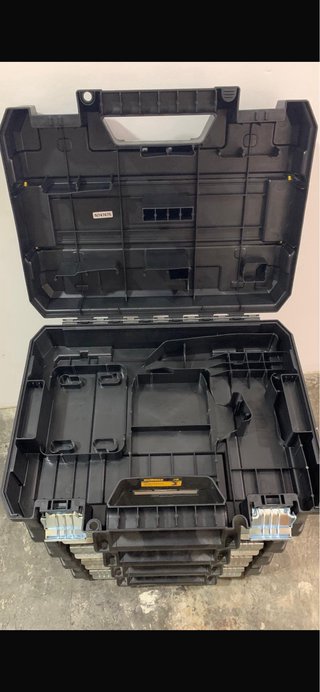Maletín DeWalt 20€ tengo 10( precio x unidad)