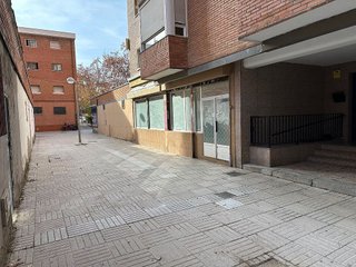 Local comercial en alquiler en Arcos en Madrid