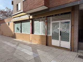 Local comercial en alquiler en Arcos en Madrid
