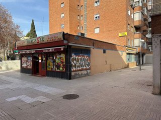 Local comercial en alquiler en Arcos en Madrid