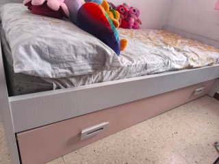 Cama nido rosa y blanca. De calidad.