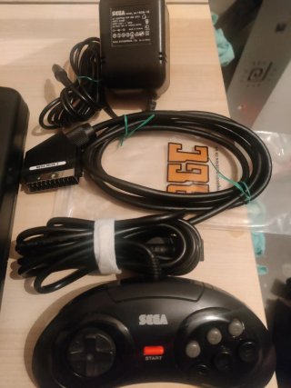 Mega Drive 2 con 6 juegos