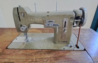 Máquina de coser Wertheim. Funciona.