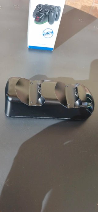 Stazione di ricarica doppia per controller PS4