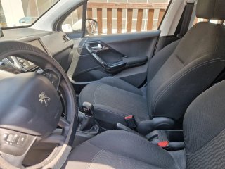 Peugeot 208 2017