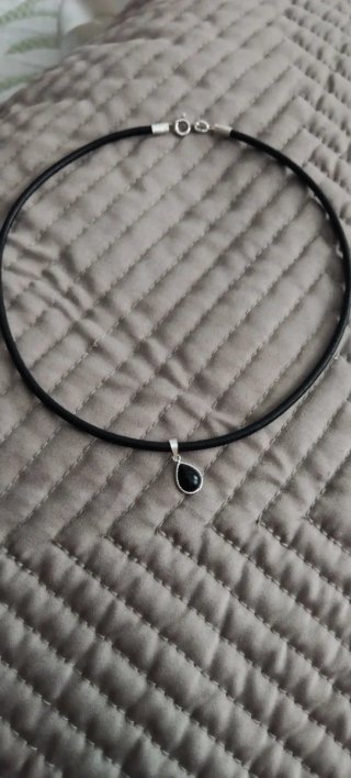 Gargantilla cuero con colgante plata